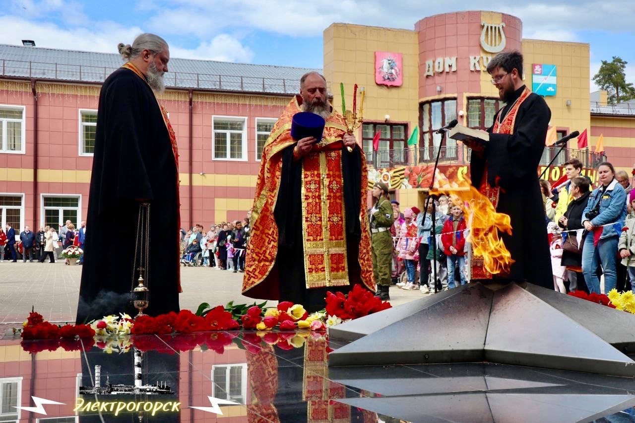 Вспомним всех поименно, горем вспомним своим… Это нужно — не мертвым! Это  надо — живым!