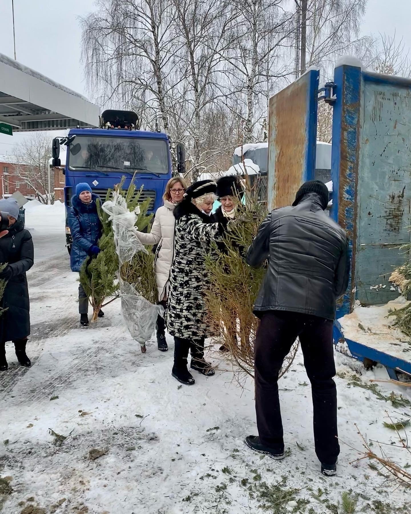 Электрогорцы могут сдать новогодние елки на переработку!