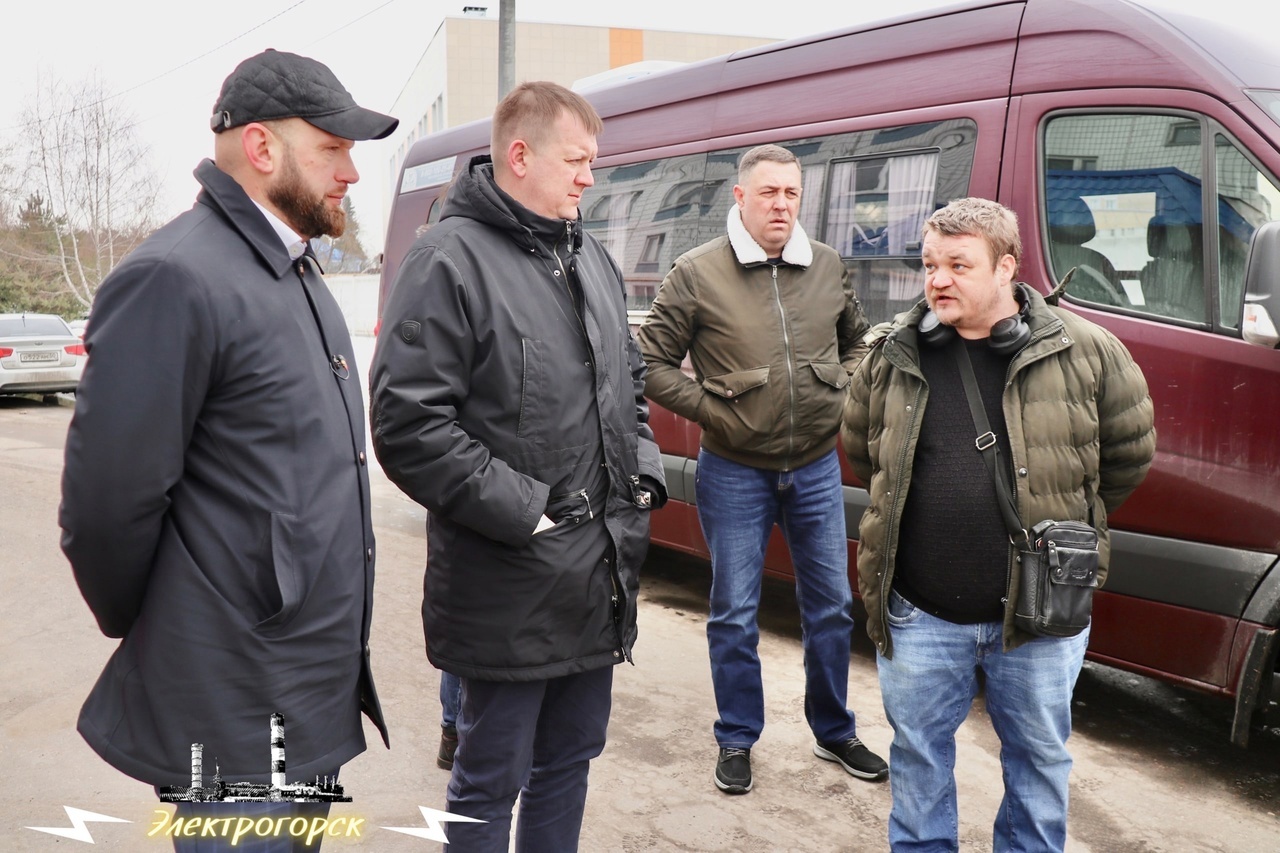 Приближается традиционный апрельский месячник по благоустройству, когда мы  приводим в порядок город после зимнего сезона. Ямочный ремонт - один из  первых этапов этой работы